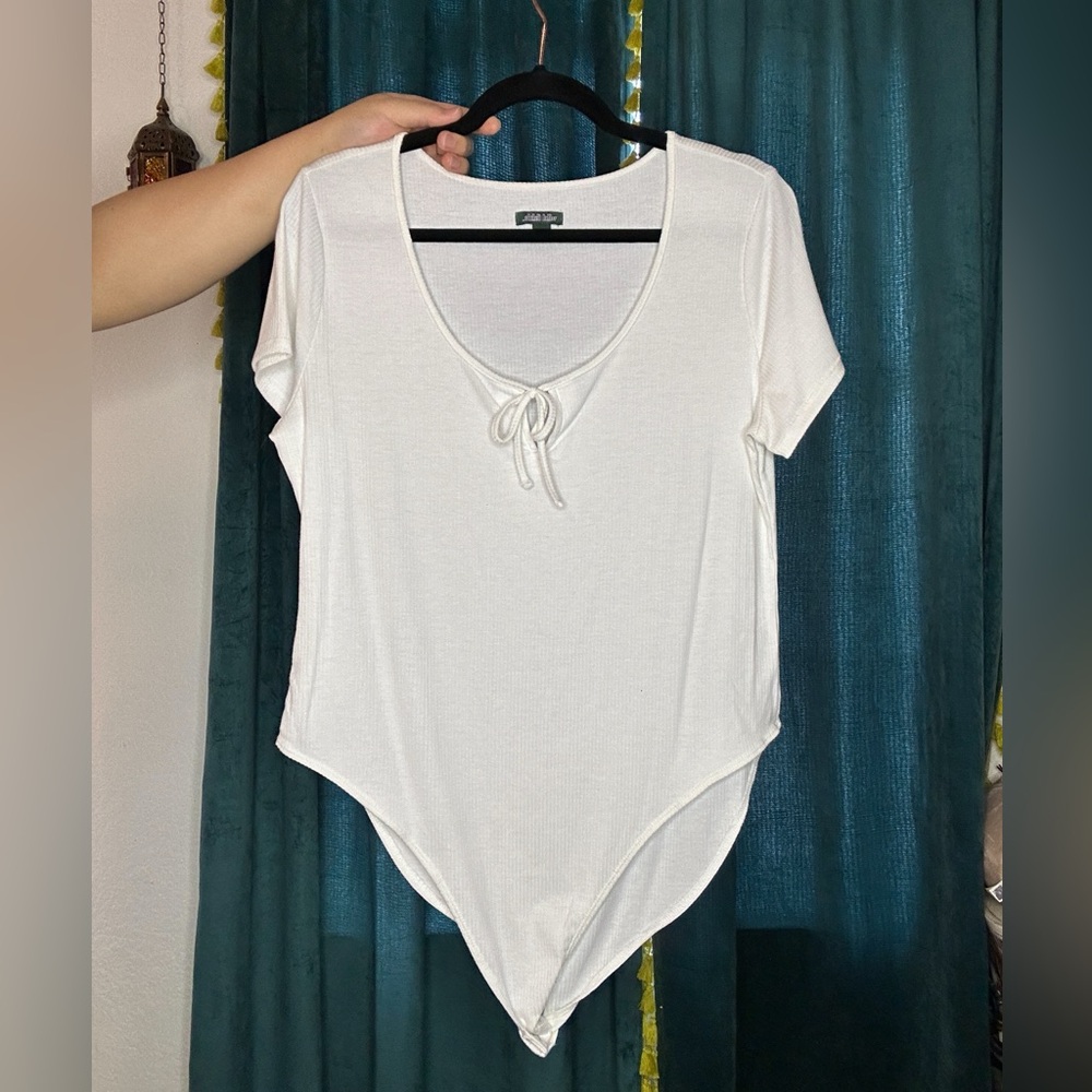 Chic white body suit